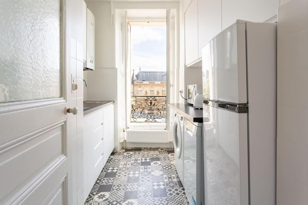 Le Marais, Fantastic View On Archives Nationales Apartment Paris Luaran gambar
